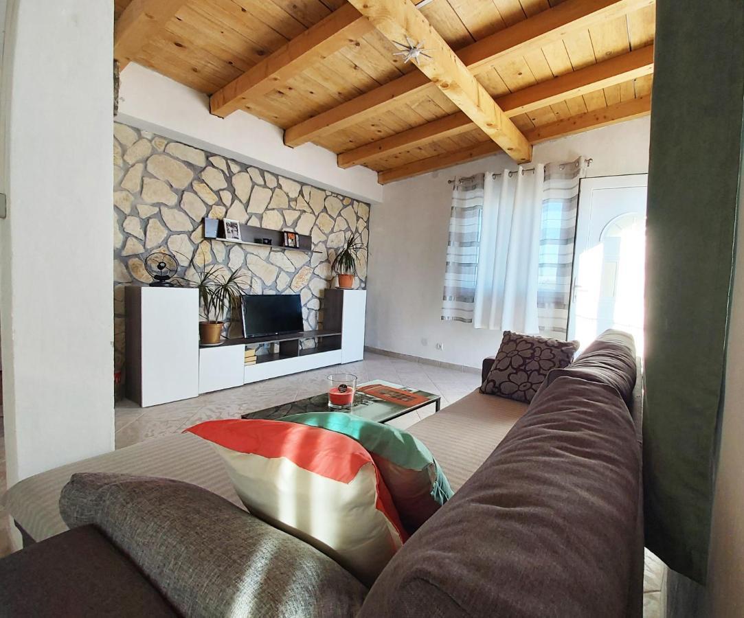Apartments With A Parking Space Sali, Dugi Otok - 8181 ภายนอก รูปภาพ
