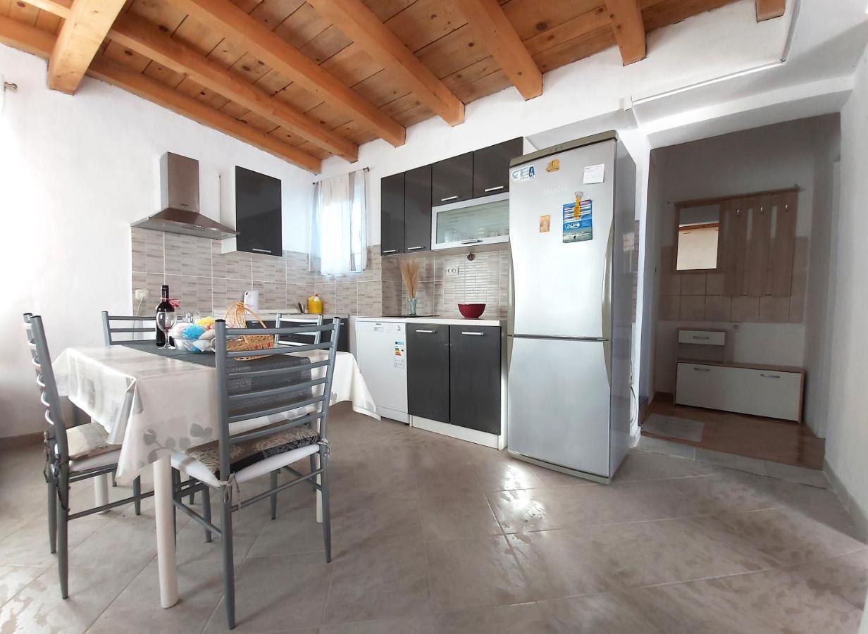 Apartments With A Parking Space Sali, Dugi Otok - 8181 ภายนอก รูปภาพ
